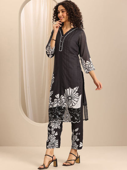 Floral Printed V-Neck Thread Work Straight Kurta With Trousers & Dupatta