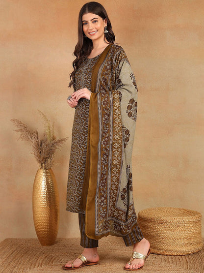 Dhiyona KL Floral Printed Thread Work Straight Kurta with Trousers & Dupatta