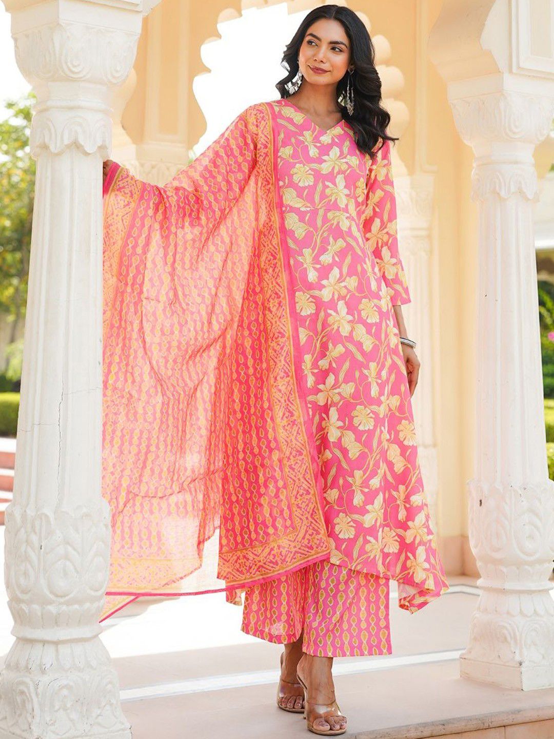 Dhiyona KL Women Floral Printed Kurta with Palazzo & Dupatta