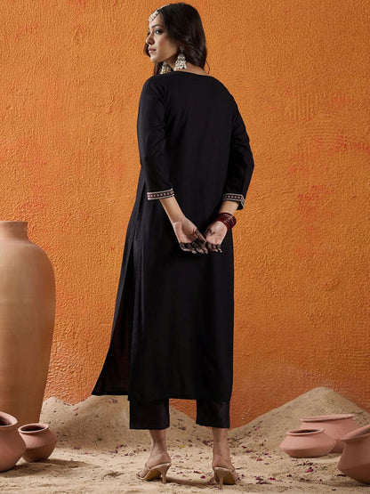 Dhiyona IE Ethnic Motifs Embroidered Thread Work Straight Kurta