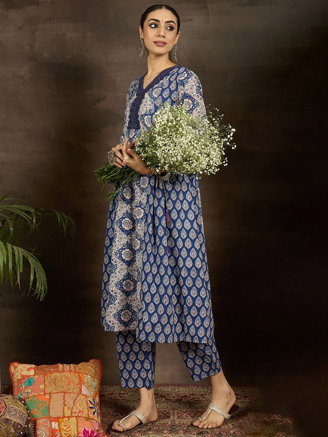 Floral Printed V-Neck Pure Cotton A-Line Kurta With Trousers