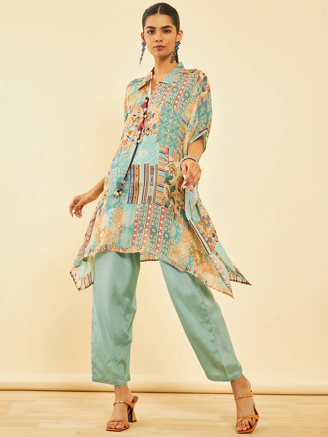 Dhiyona SO Women's Blue Floral Printed Pure Cotton Kaftan Kurta With Inner & Trouser