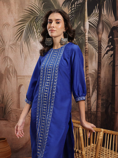 Women Foil Print Kurta with Trousers
