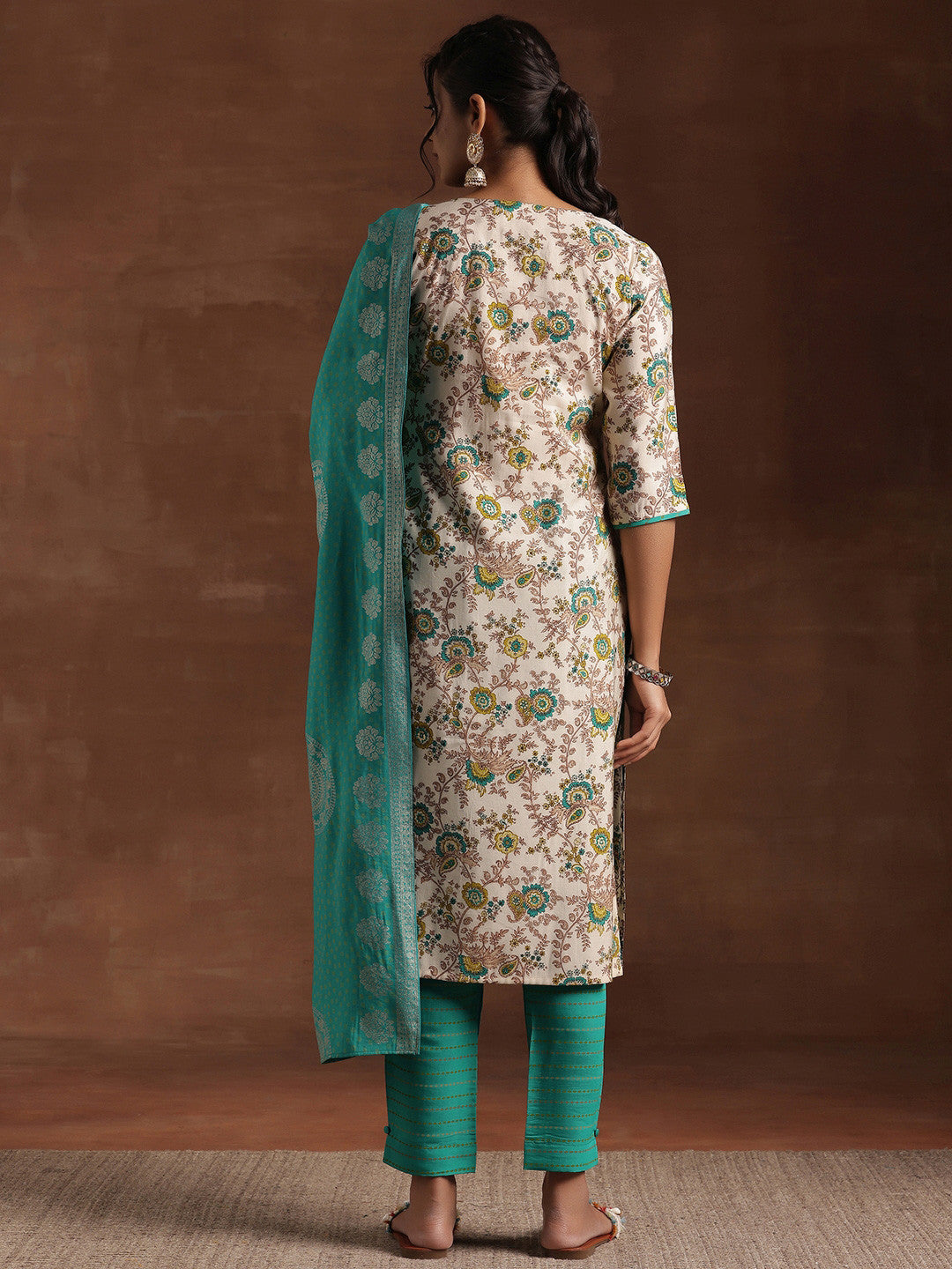 Women Floral Printed Regular Kurta with Trousers & With Dupatta