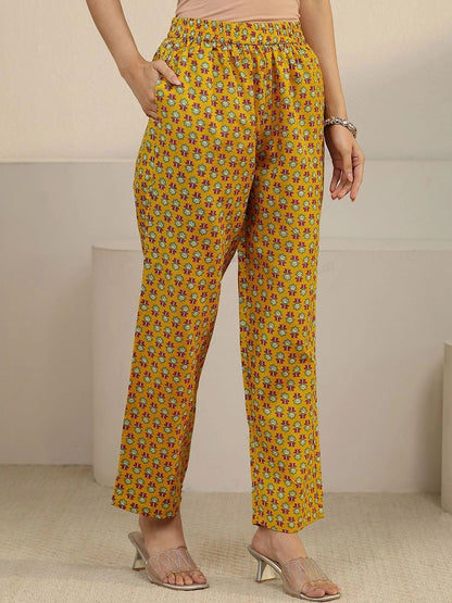 Women Floral Printed Regular Thread Work Kurta with Trousers & With Dupatta