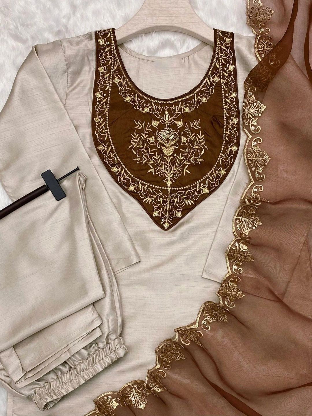 Women Ethnic Motifs Embroidered Regular Thread Work Kurta with Trousers & With Dupatta