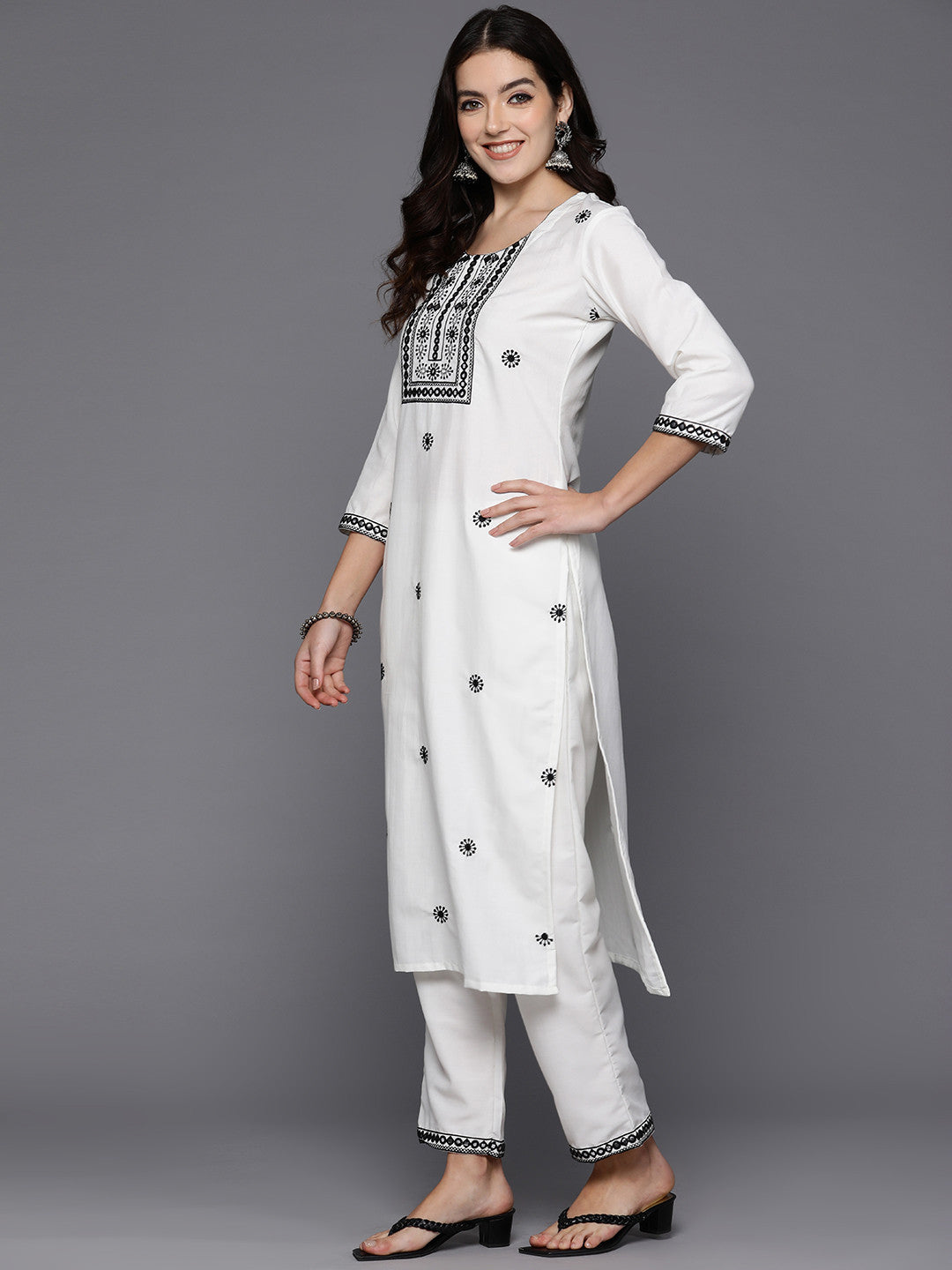 Women Embroidered Regular Thread Work Kurta with Trousers & Dupatta
