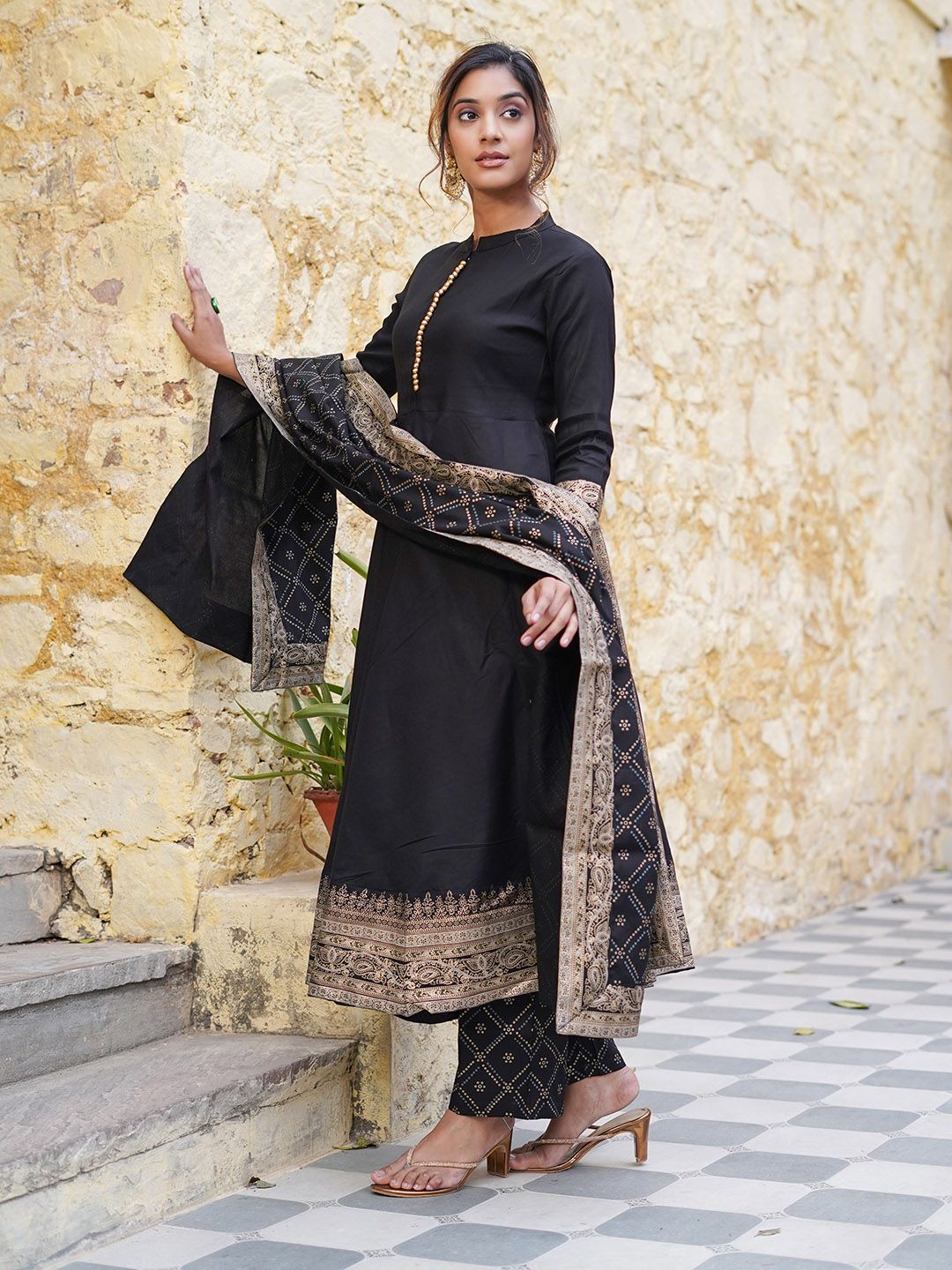 Dhiyona KL Mandarin Collar Ethnic Motifs Printed Regular Kurta with Trousers & With Dupatta