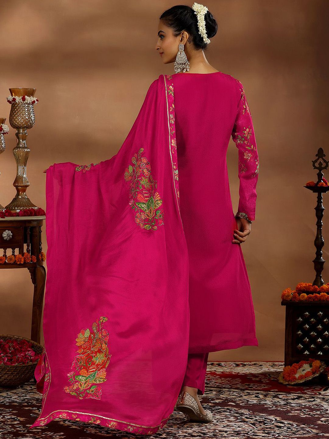 Dhiyona LL Women Floral Printed Regular Sequinned Silk Chiffon Kurta with Palazzos & With Dupatta