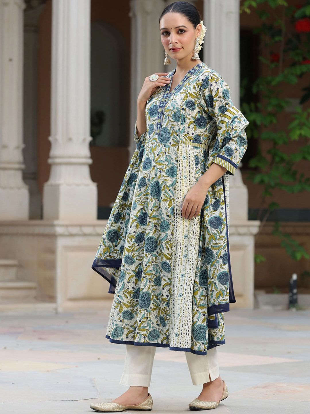 Dhiyona RR Women's Floral Printed Thread Work Pure Cotton Kurta with Trousers & With Dupatta