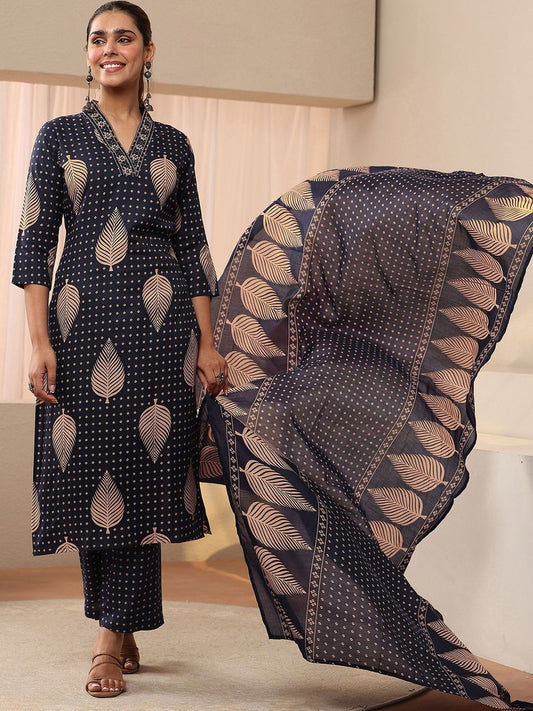 Women Floral Printed Regular Kurta with Trousers & With Dupatta