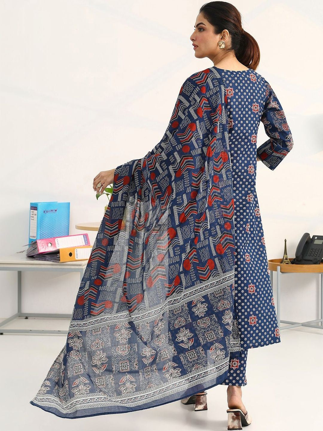 Women Ethnic Motifs Printed Regular Cotton Blend Kurta with Trousers & With Dupatta