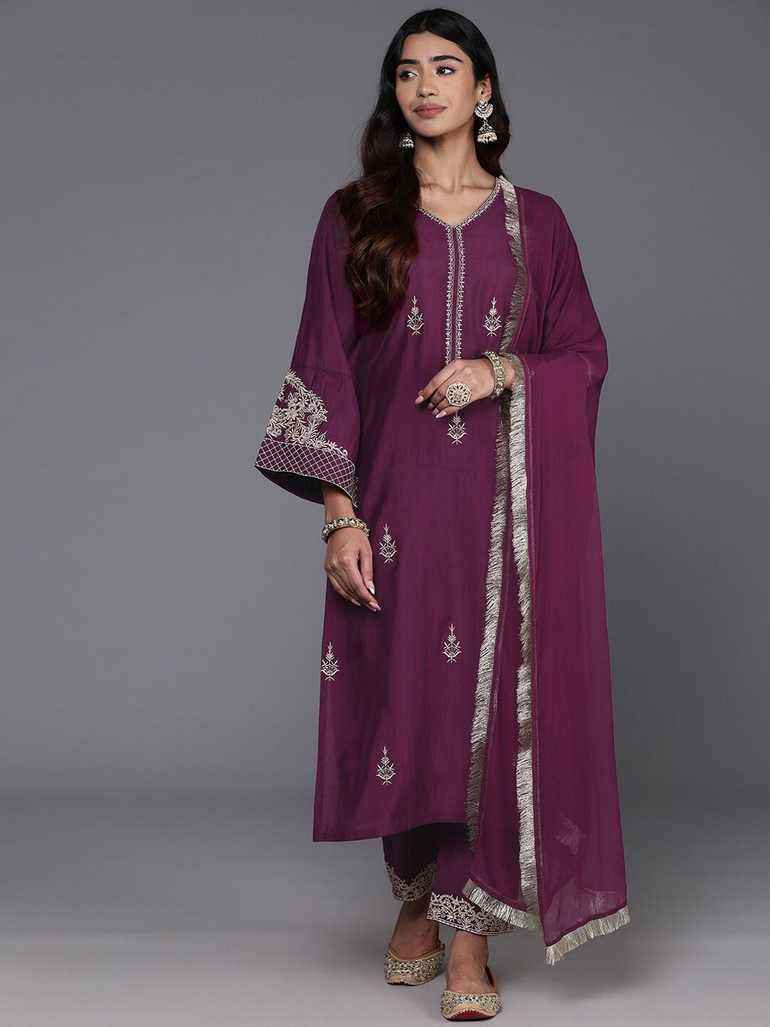 Dhiyona VA Women'sV-Neck Ethnic Motifs Embroidered Regular Kurta Set