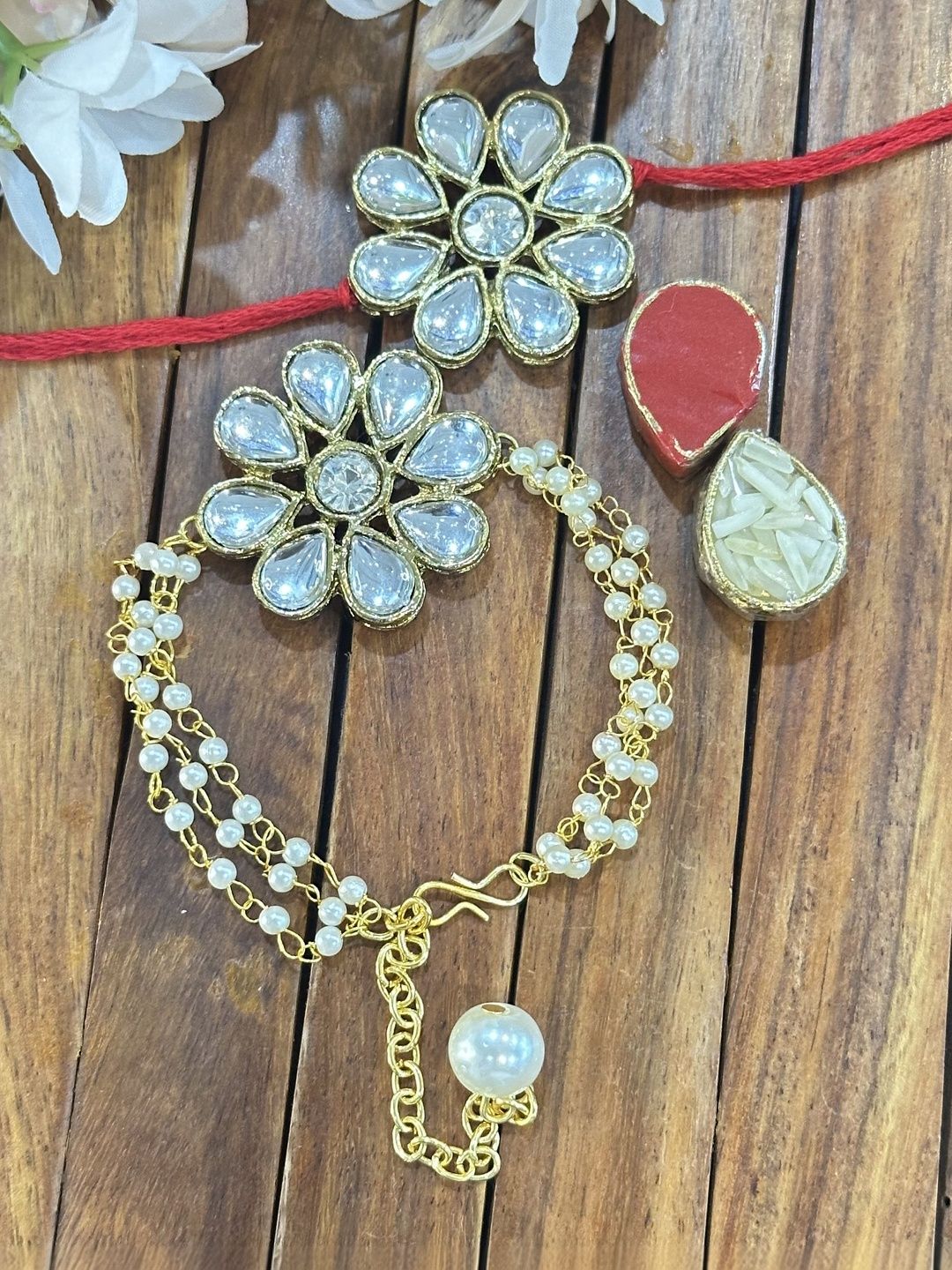 Dhiyona Rakhi