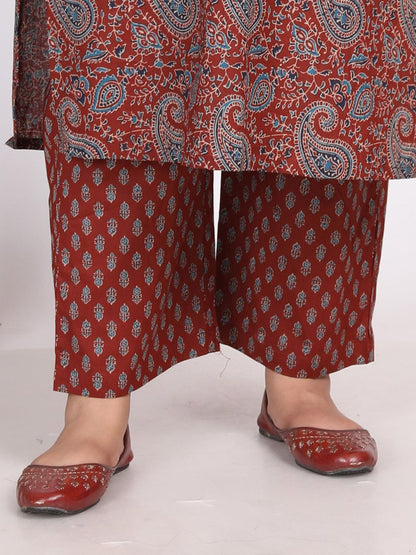 Dhiyona KL Plus Size Paisley Printed Pure Cotton Kurta with Trousers & Dupatta