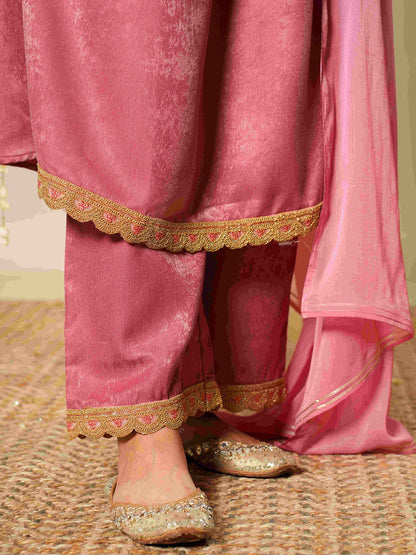 Women Velvet Ethnic Kurta Set