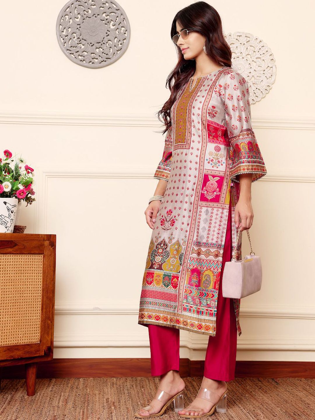 Off White Ethnic Motifs Printed Gotta Patti Notch Neck Chanderi Silk Kurta With Trousers