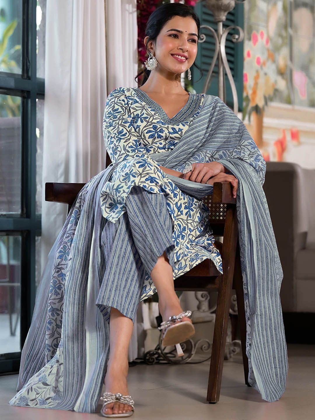 Dhiyona KL Floral Printed Regular Straight Pure Cotton Kurta with Trousers & Dupatta