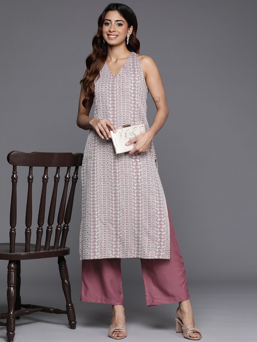 Mauve Mauve Floral Woven Design Sleeveless Straight Kurta with Palazzos