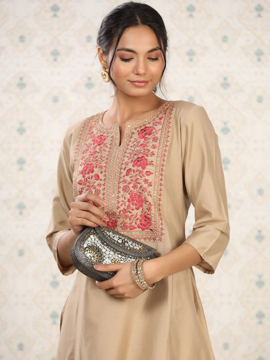 Dhiyona OD  Women Floral Yoke Design Thread Work Kurta