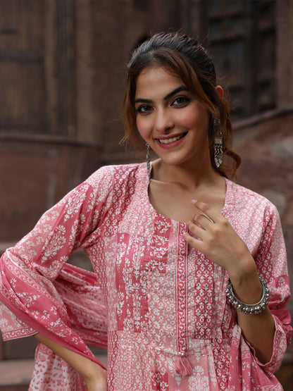 Dhiyona RR Women's Peach-Coloured Ethnic Motifs Printed Sequinned Pure Cotton Kurta with Trousers & With