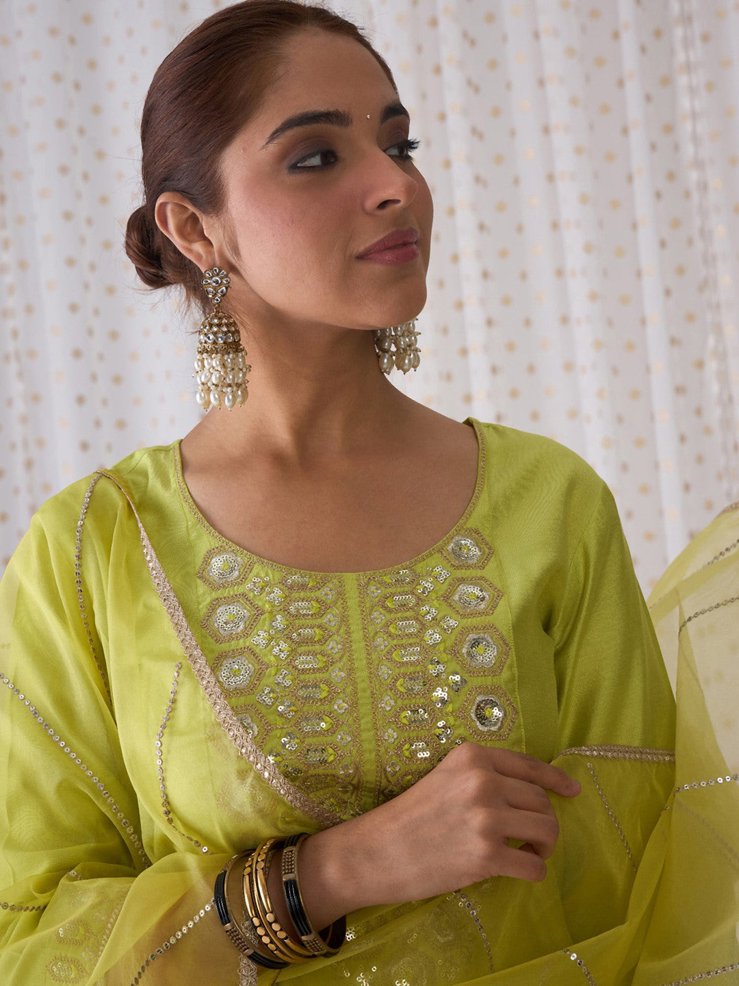 Geometric Embroidered Round Neck Liva Straight Kurta with Trousers & Dupatta