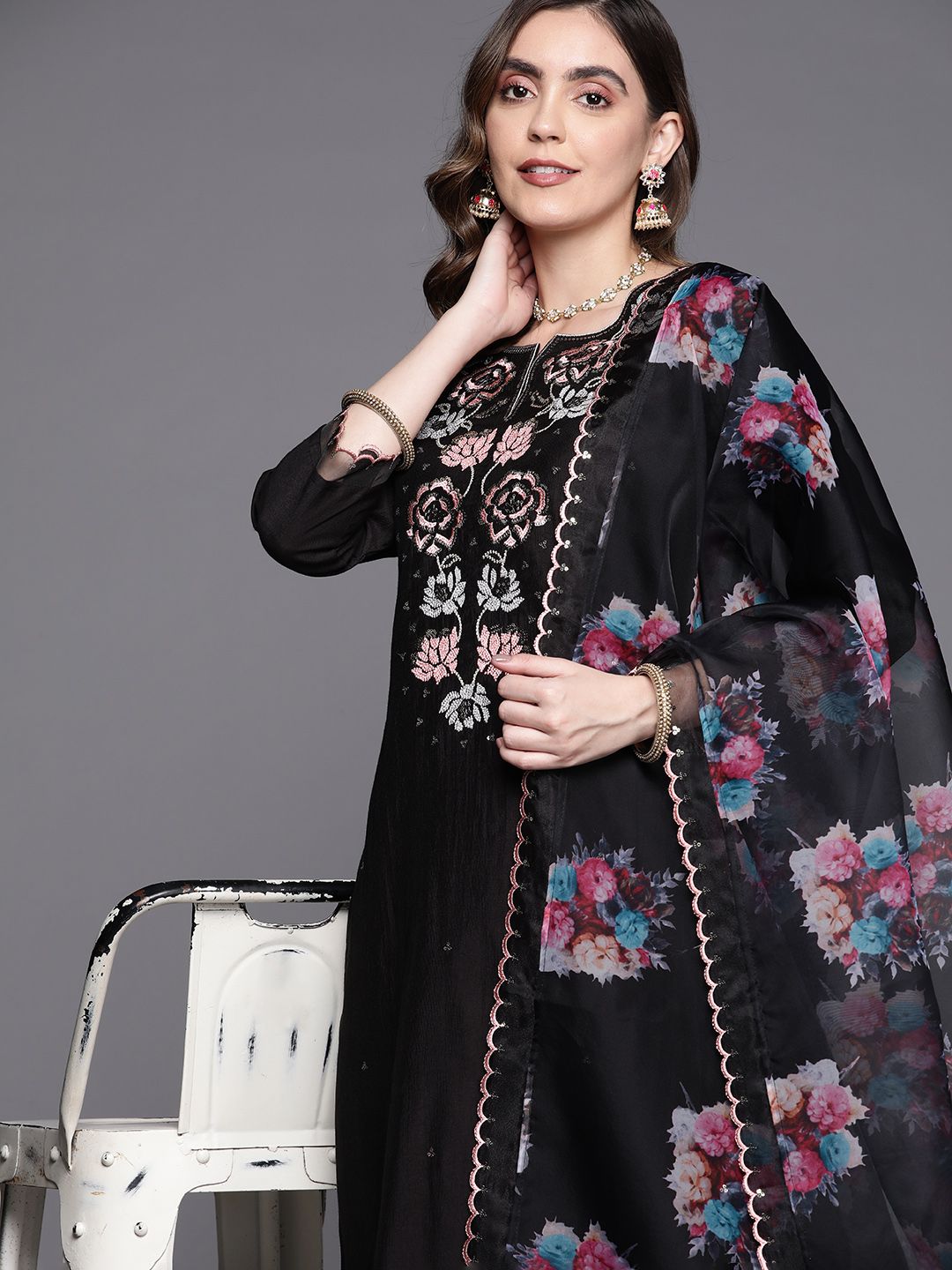 Dhiyona IE Floral Embroidered Thread Work Liva Kurta with Trousers & With Dupatta