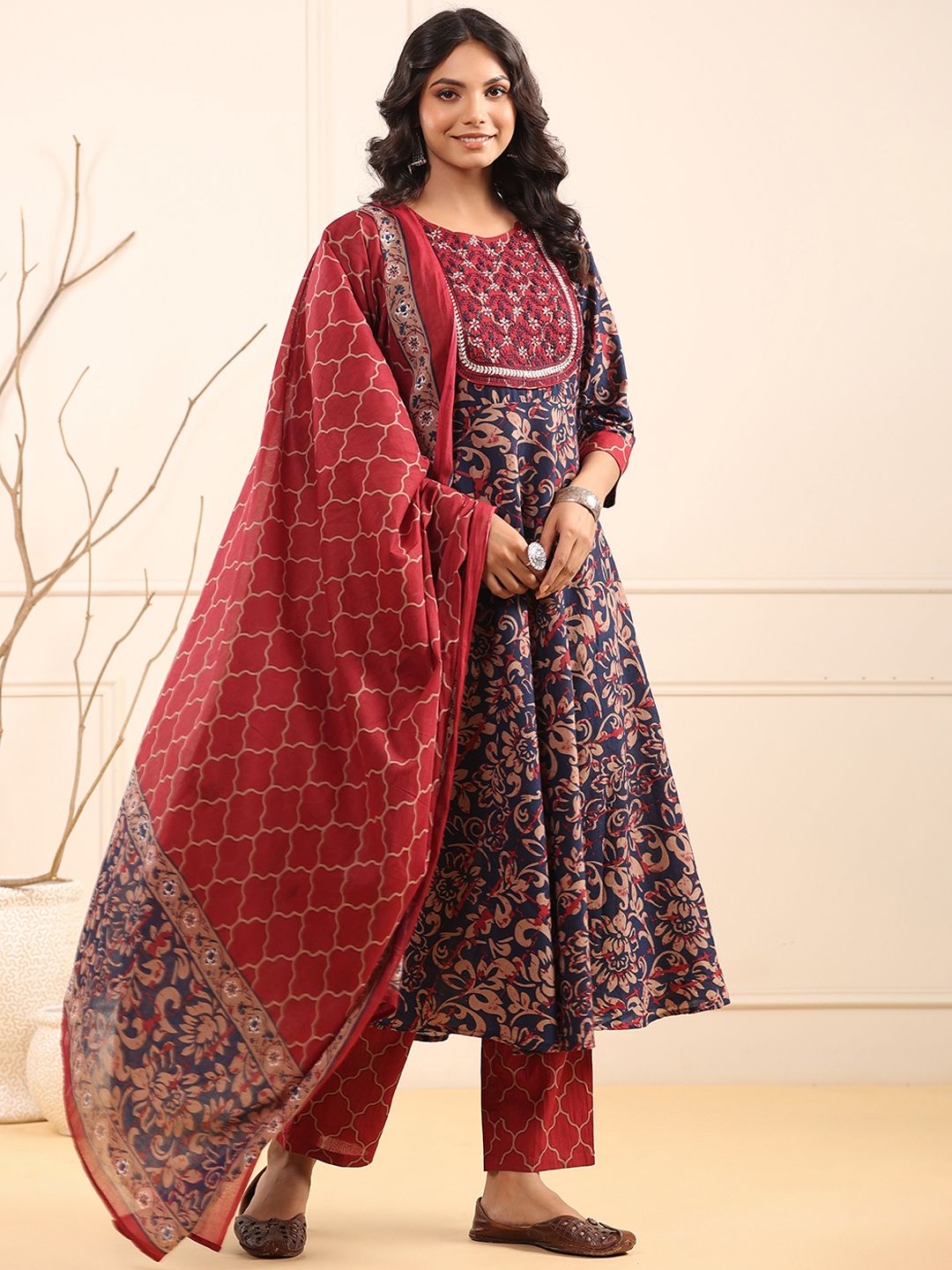 Dhiyona RR Women's Floral Embroidered Pure Cotton Kurta with Trousers & Dupatta