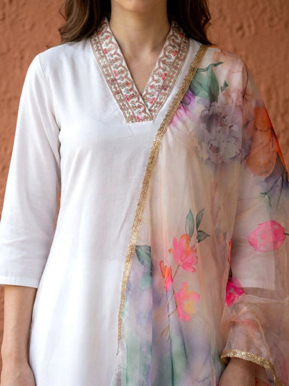 Women Floral Regular Thread Work Kurta with Trousers & With Dupatta