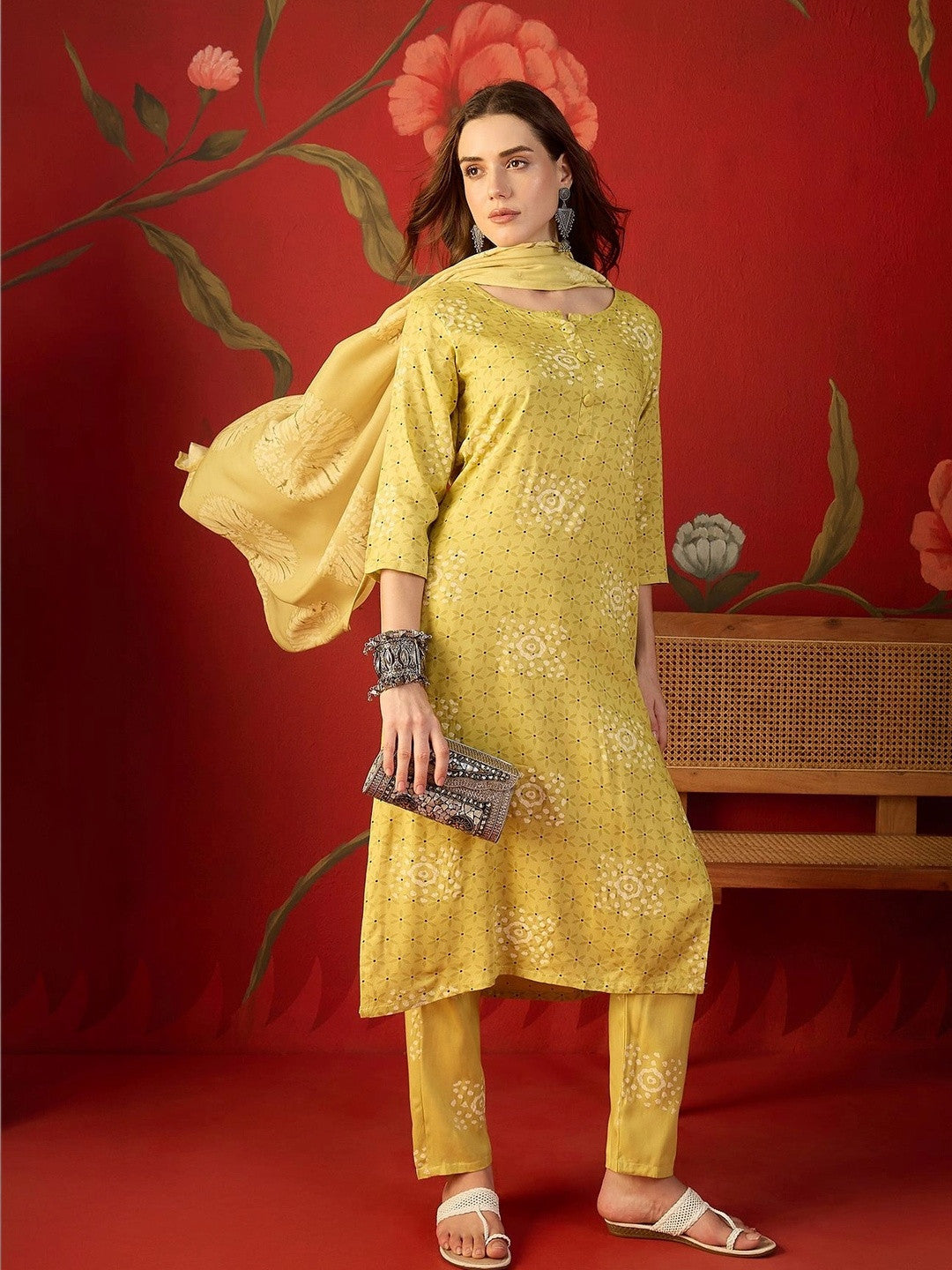 Women Ethnic Motifs Printed Regular Kurta with Trousers & With Dupatta