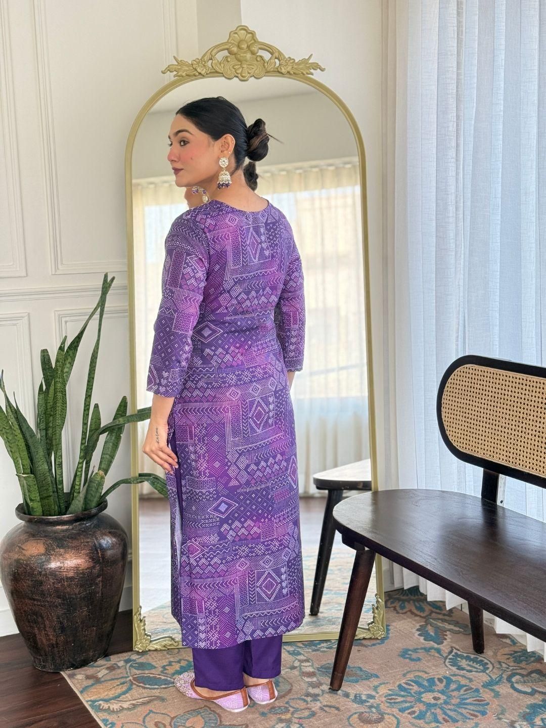 Dhiyona KL Women Embroidered Straight Kurta Set
