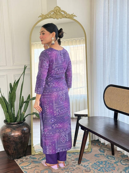 Dhiyona KL Women Embroidered Straight Kurta Set