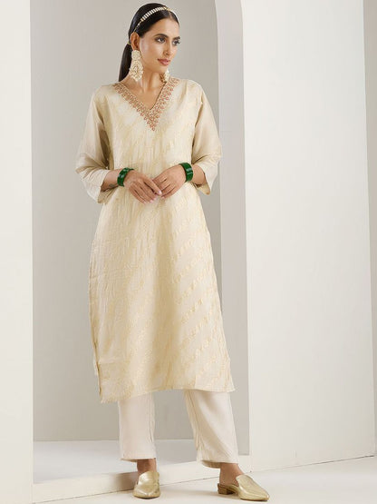 Dhiyona IS Women's White Floral Embroidered V-Neck Straight Kurta With Trousers & Dupatta