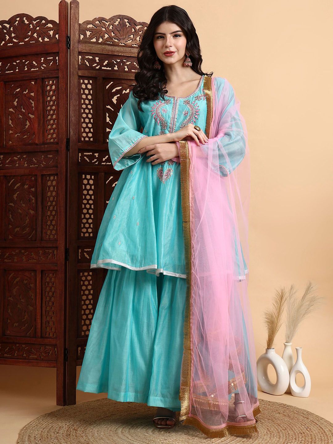 Dhiyona HOP Women Hand Embroidered Zradosi Kalidar Anarkali Kurti & Sharaha