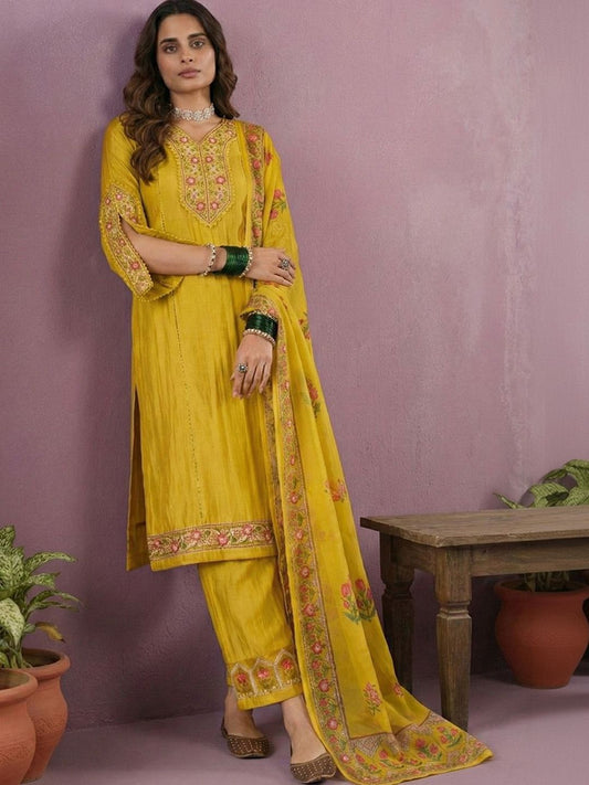 Dhiyona CH Women Floral Embroidered Regular Thread Work Kurta with Trousers & With Dupatta