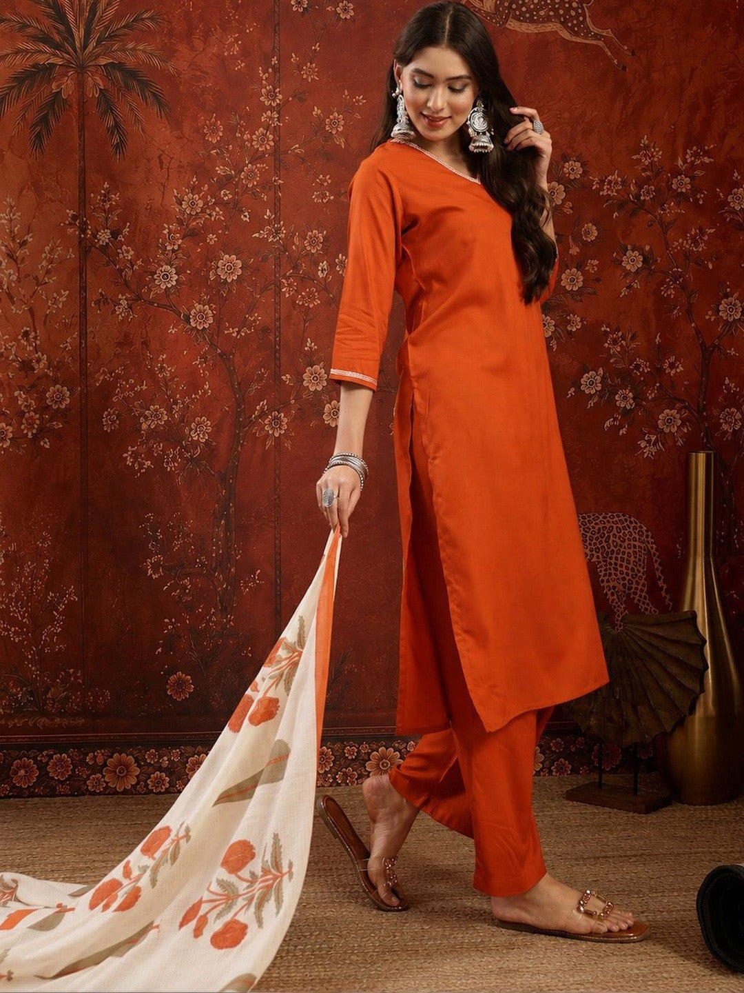 Women Floral Regular Kurta with Trousers & With Dupatta