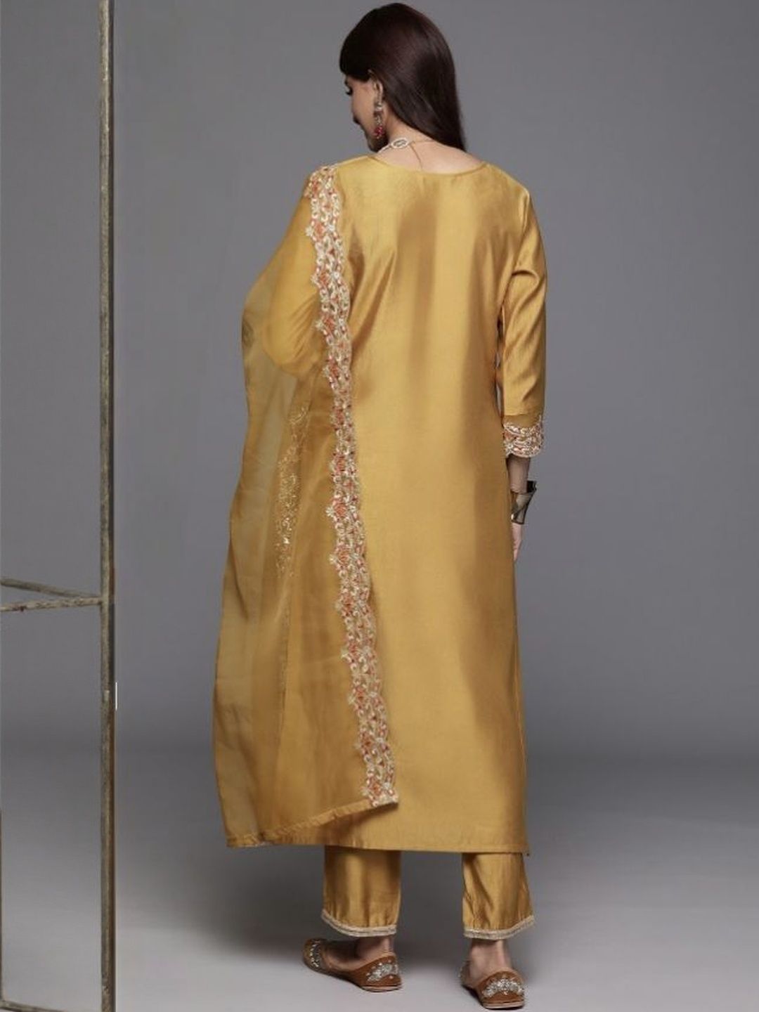 Dhiyona KL Women Ethnic Motifs Embroidered Regular Chanderi Silk Kurta with Palazzos & With Dupatta
