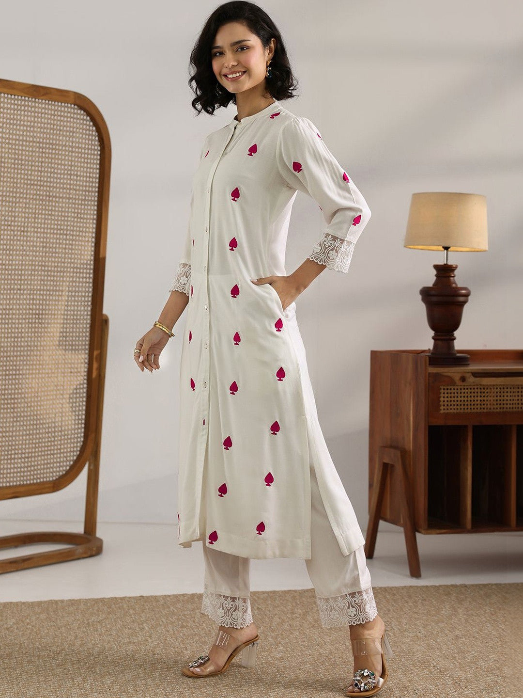 Women Ethnic Motifs Embroidered Regular Thread Work Kurta with Trousers