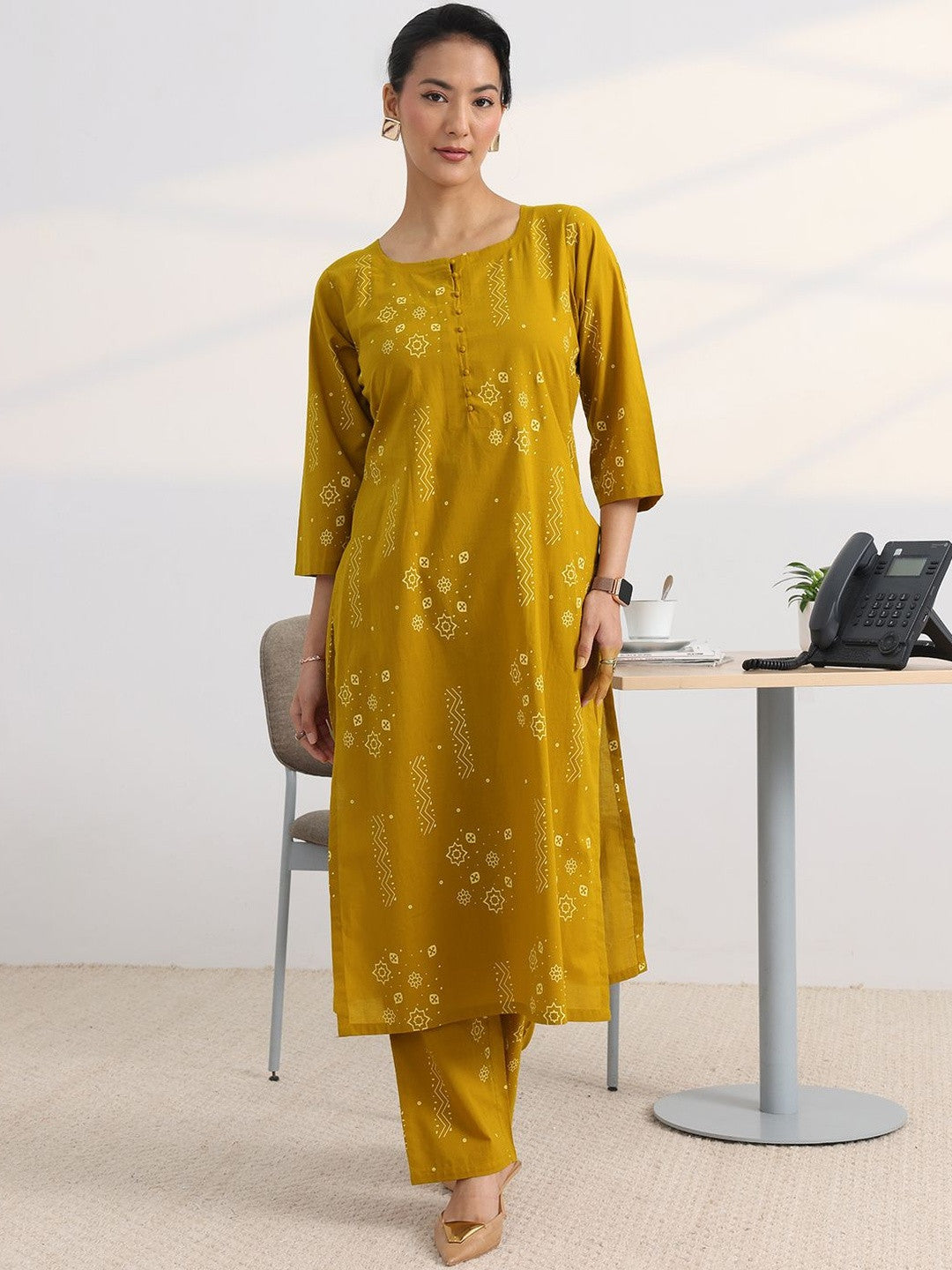 Women Ethnic Motifs Printed Regular Kurta with Trousers