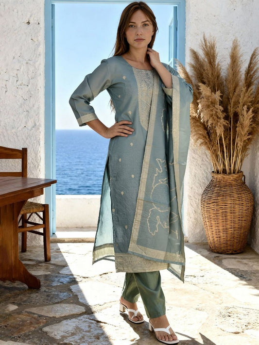 Women Regular Kurta with Trousers & With Dupatta