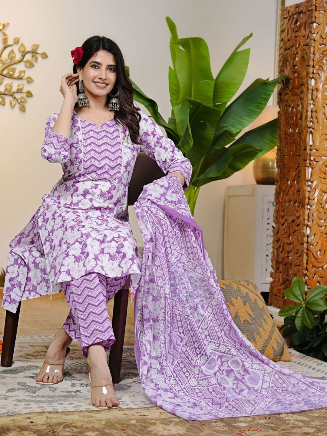 Dhiyona KL Women Floral Printed Regular Sequinned Pure Cotton Kurta with Trousers & With Dupatta