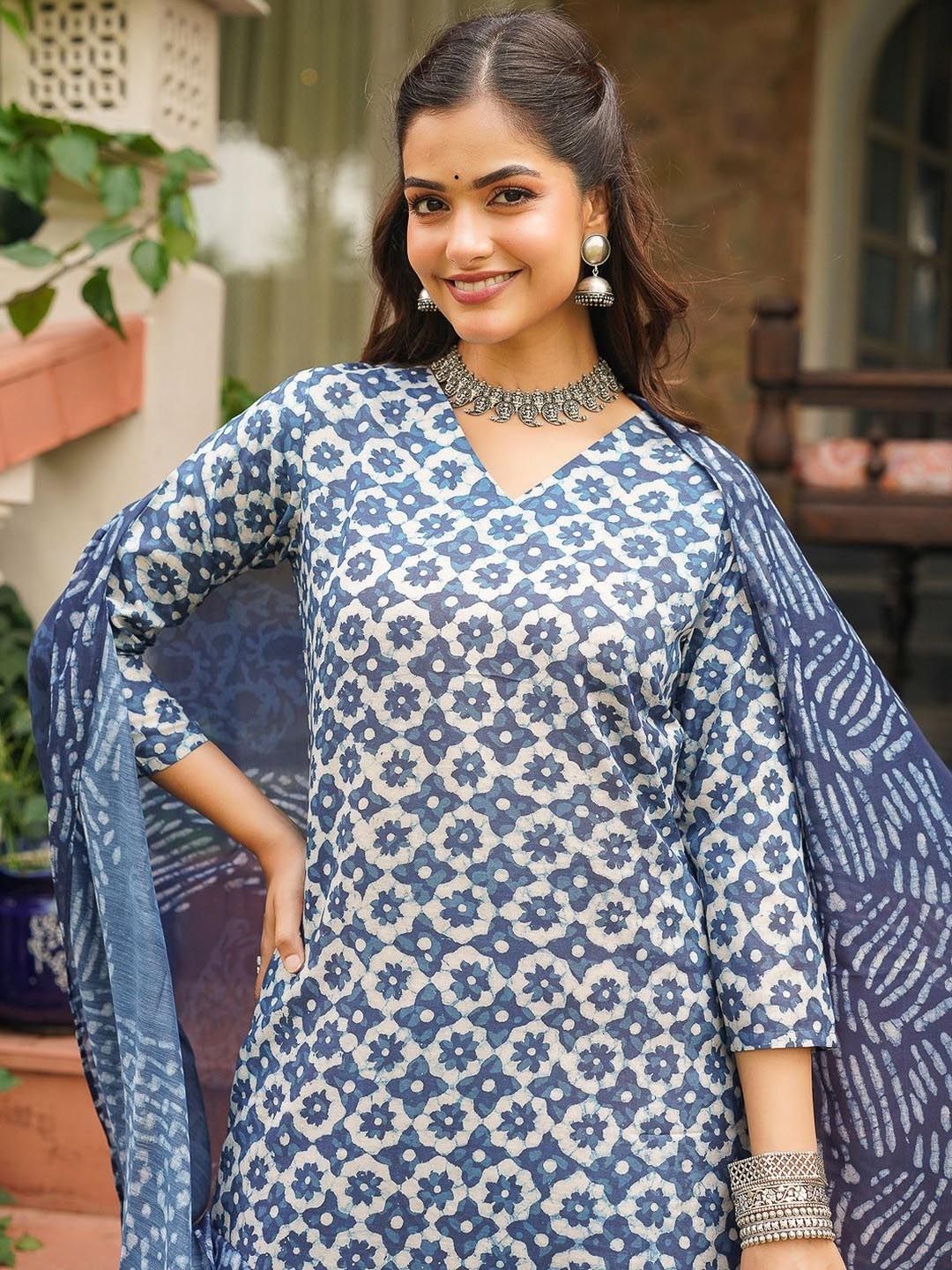 Dhiyona KL Ethnic Motifs Printed Straight Kurta With Trouser & Dupatta