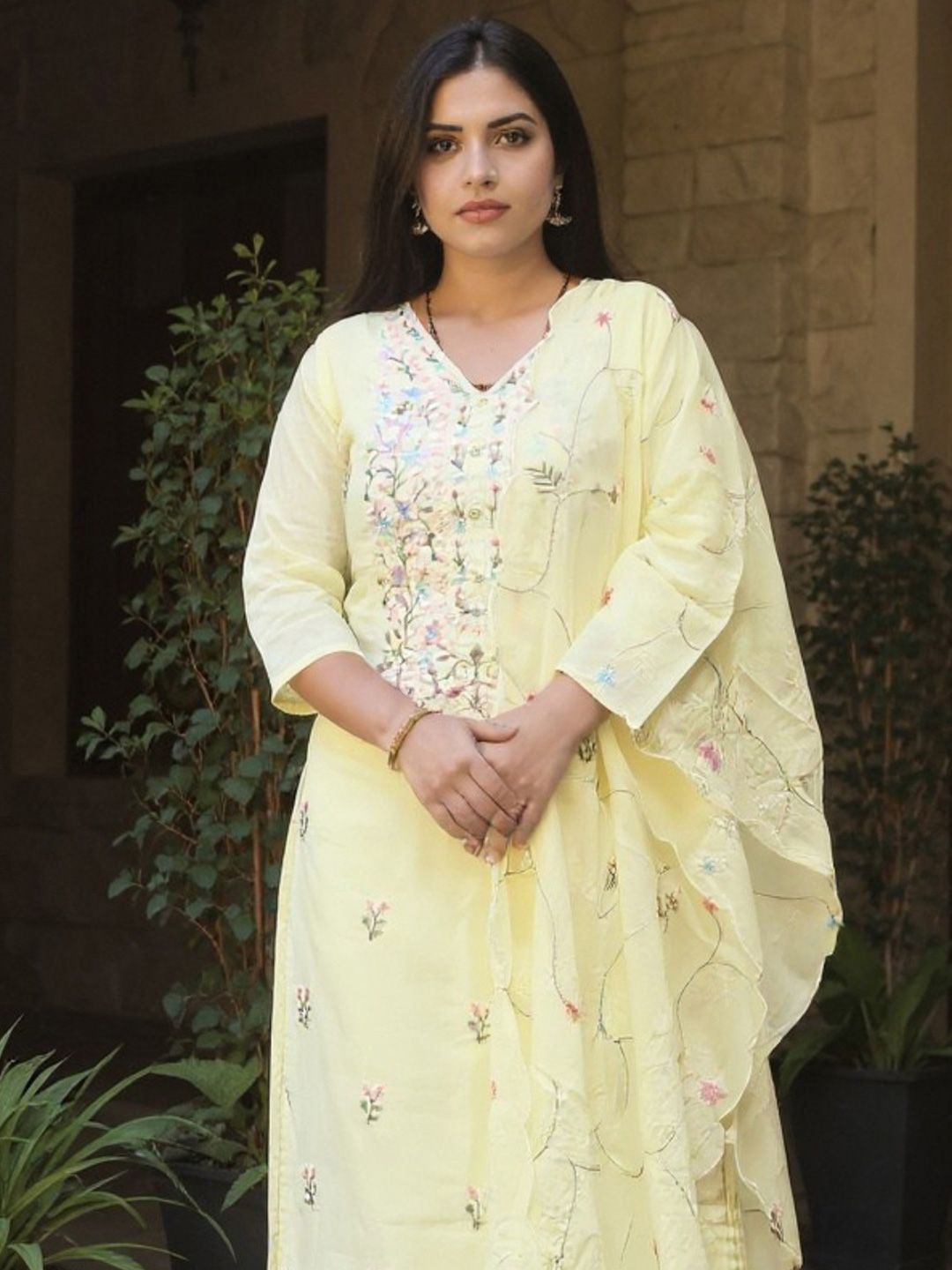 Dhiyona IE Women Floral Embroidered Thread Work Pure Cotton Kurta with Trousers & Dupatta