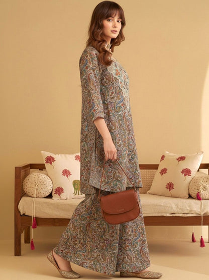 Dhiyona CH Women Paisley Printed Regular Thread Work Kurta with Palazzos
