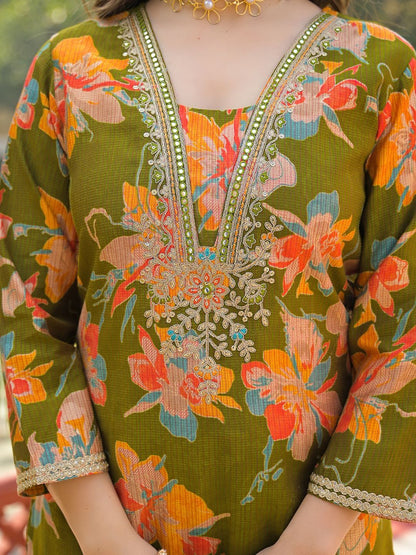 Dhiyona KL Women Floral Printed Regular Thread Work Kurta with Trousers & With Dupatta