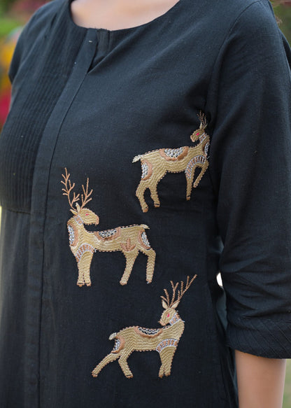 Mayri Onyx embroidery cotton kurta pant set
