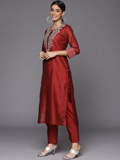 Dhiyona VR Women's Red Embroidered Kurta With Tonal Trouser And Printed Dupattta