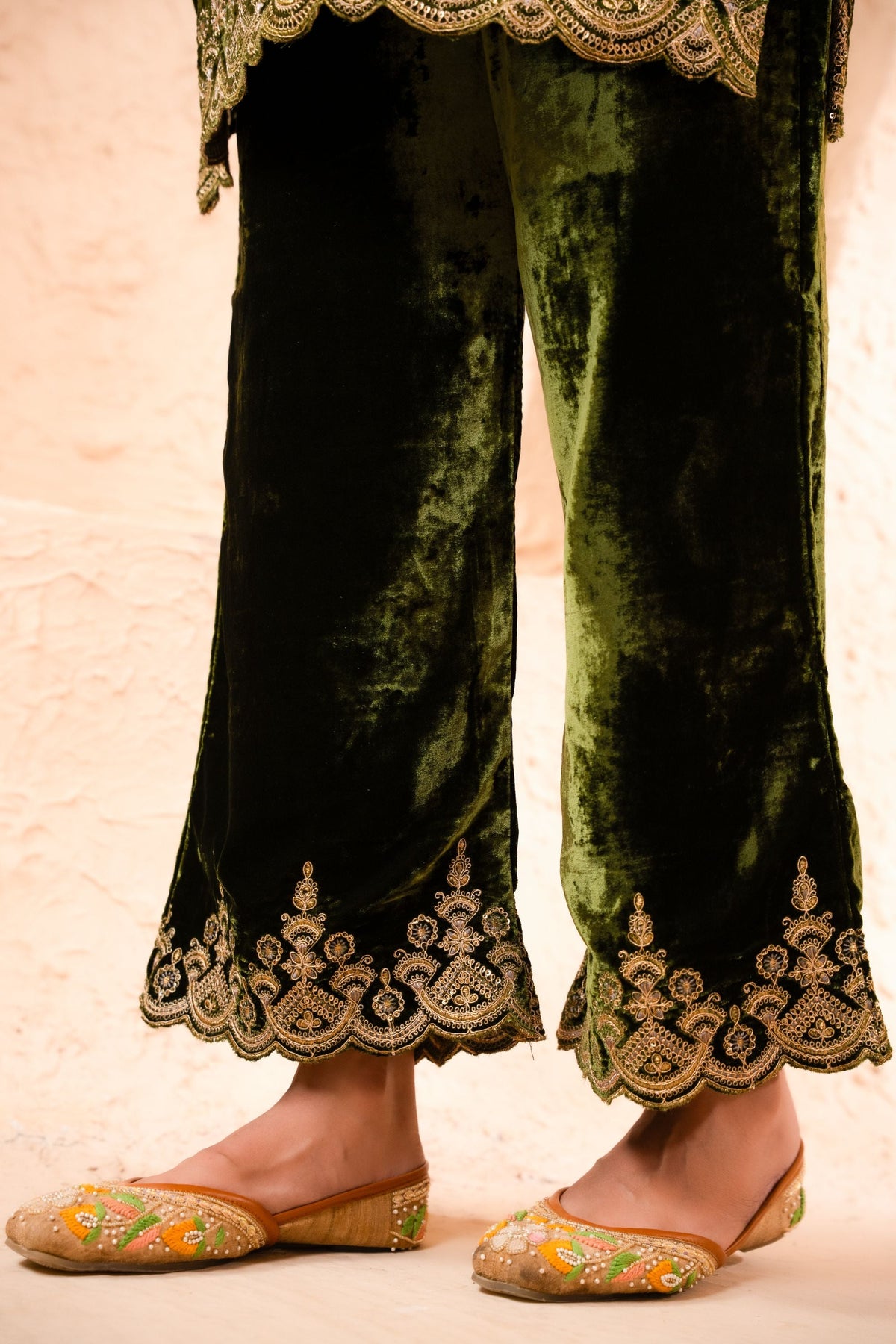 Saaz Silk Velvet Embroidered Mehndi Green  Suit Set