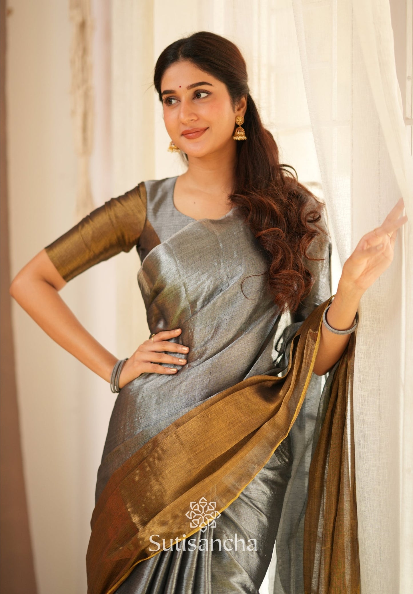 Dhiyona SS Regal Split Elegance Handloom Tissue Cotton Saree