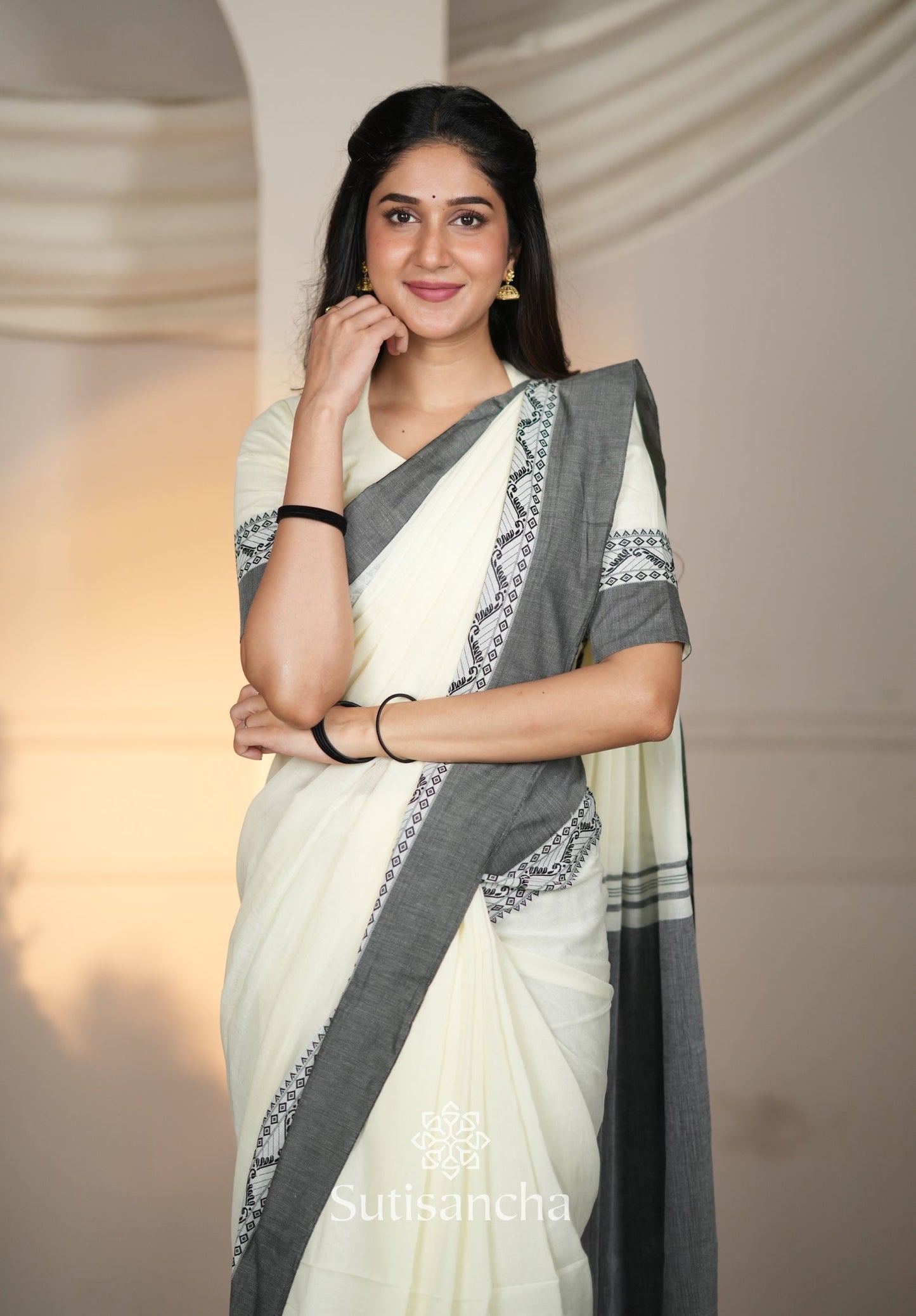 Dhiyona SS The Weaver's Touch: Pure Bengal Cotton Saree with Timeless Appeal